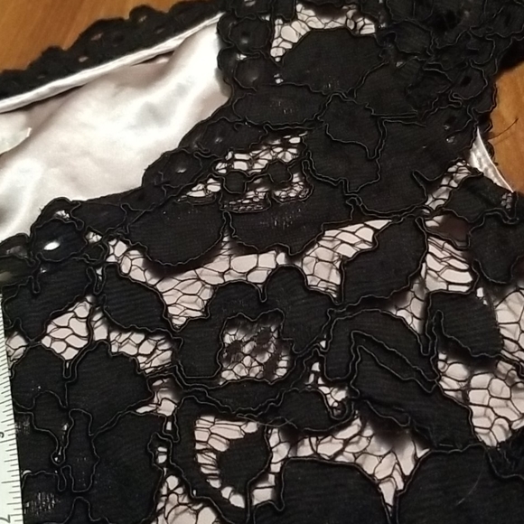 Jaques Vert Lace and Silk Lined Top - Picture 10 of 11